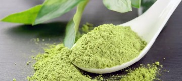 green powder on spoon