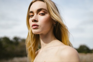 The Pros and Cons of Microneedling At Home